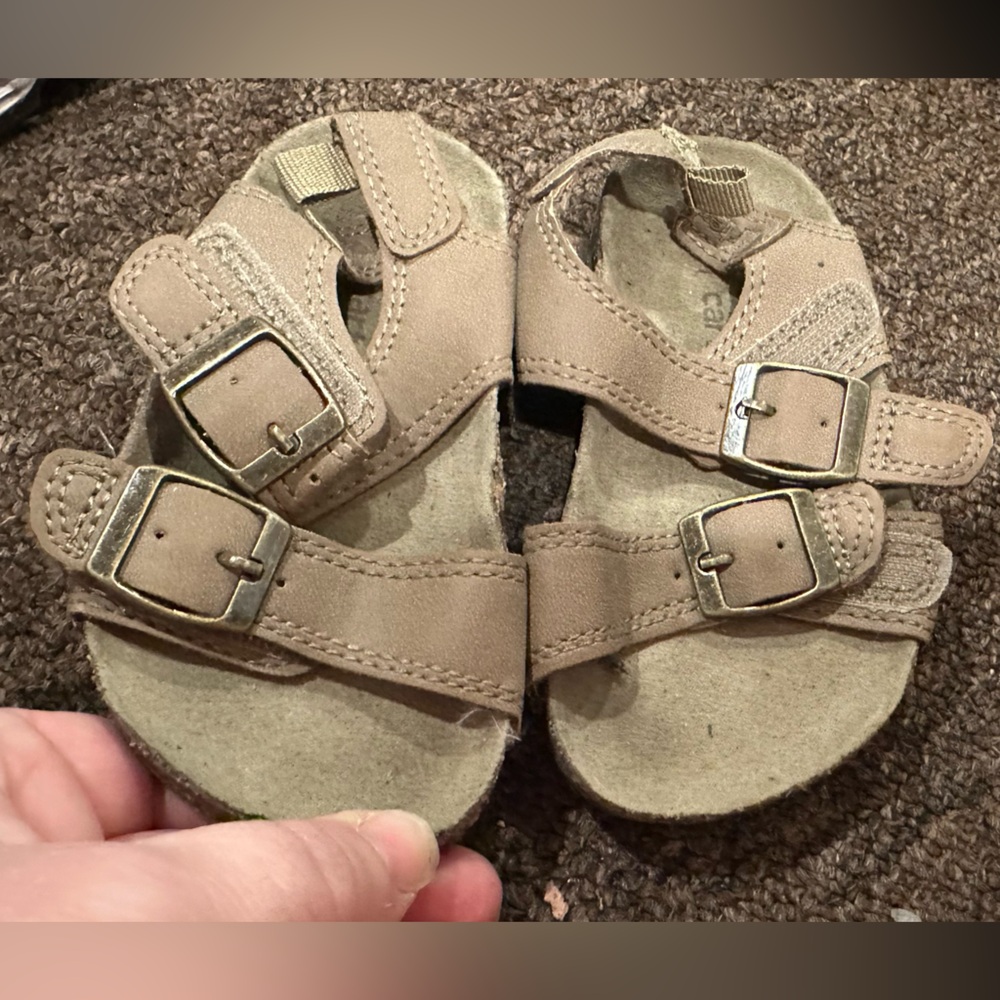 EUC Carters Baby Sz 7 Tan Sandals with buckles